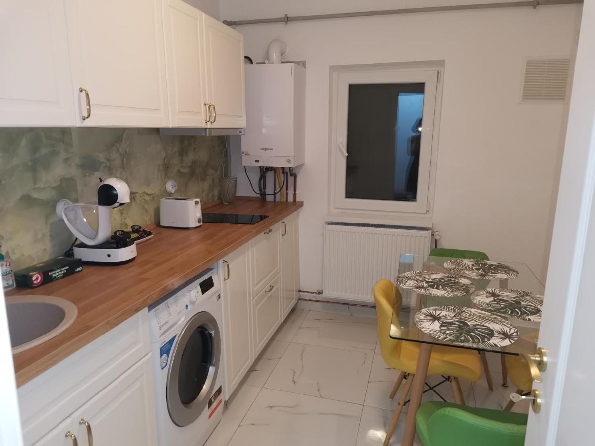 Bloom Box Apartments Craiova Exterior photo